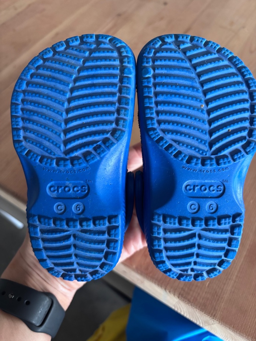 CROCS Classic Kids Clogs in Bright Blue - Picture 4 of 4